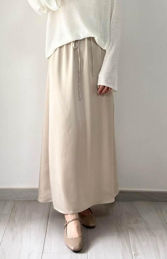 不挑身材的緞面裙