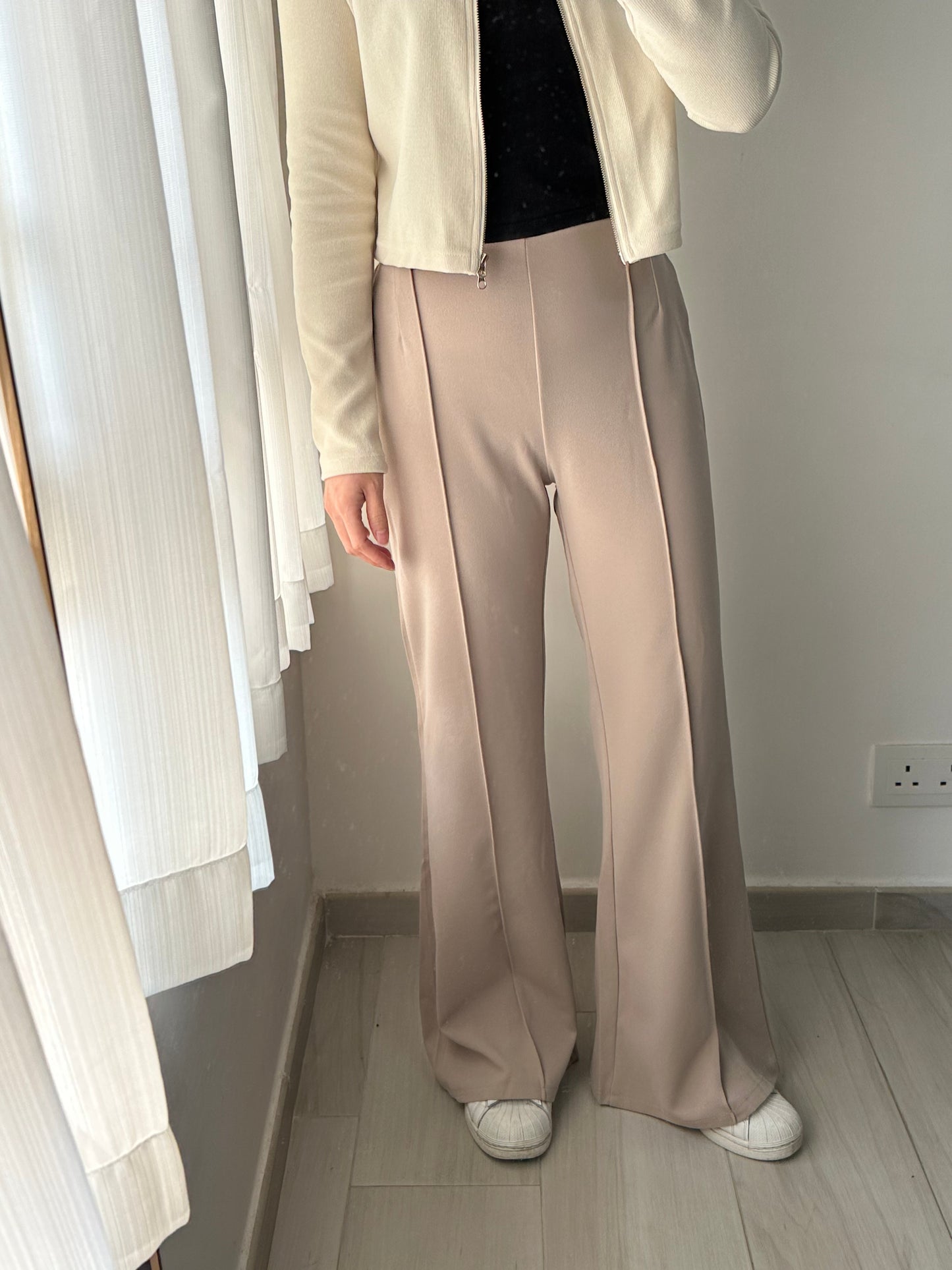 高腰長腿喇叭褲