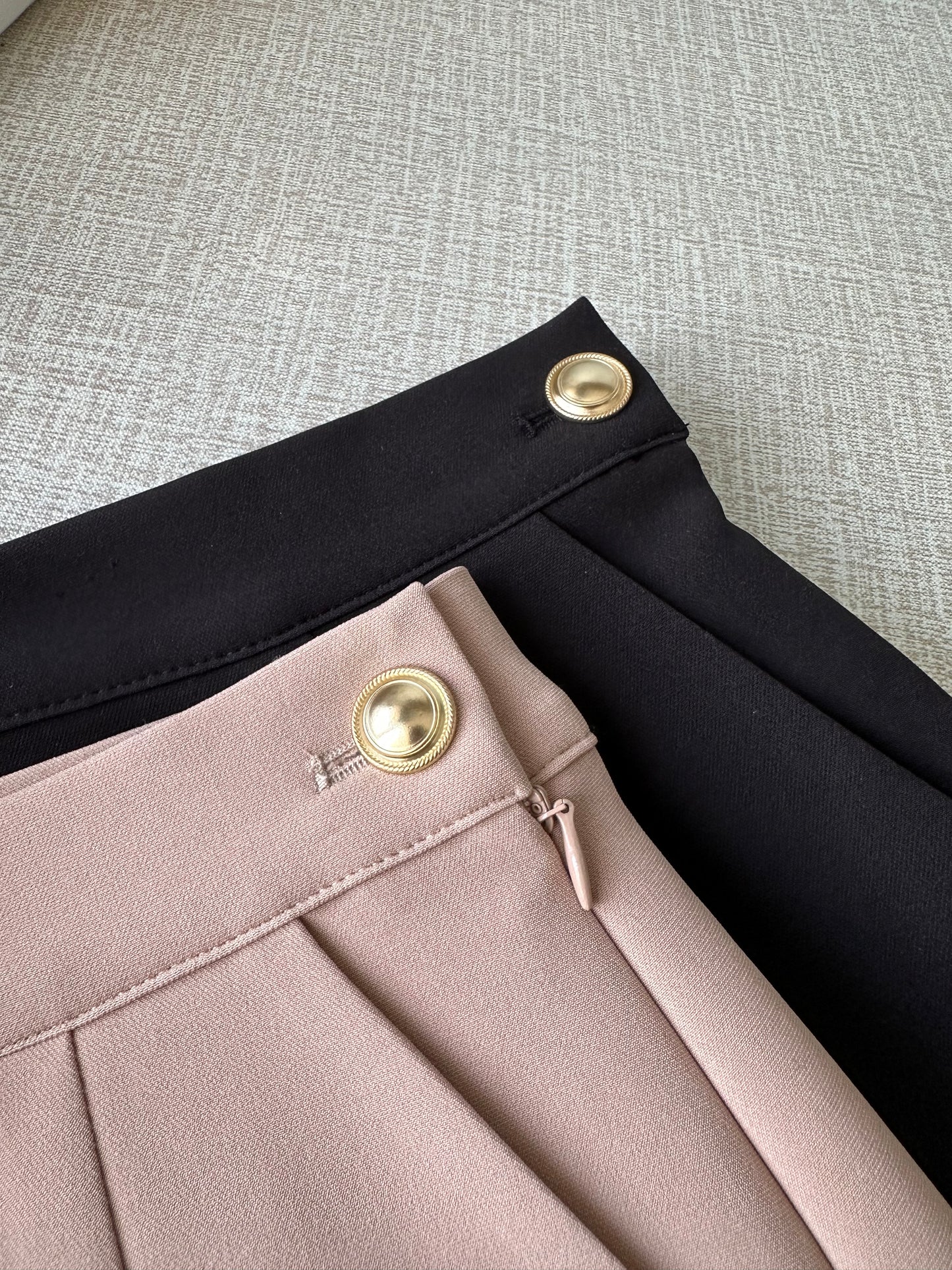 金鈕西裝料直筒裙