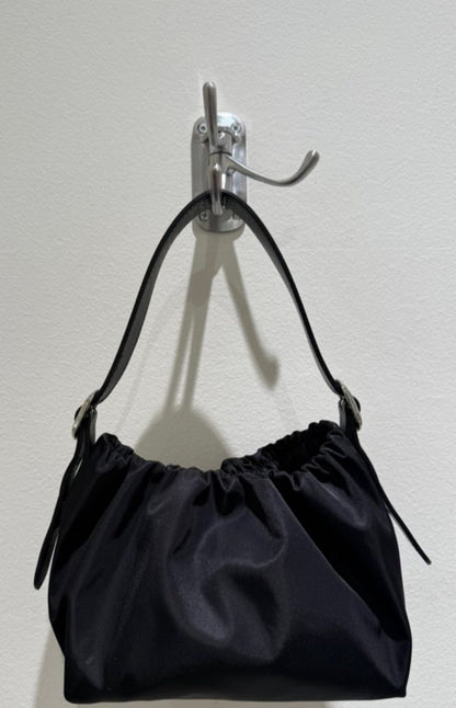 牛皮x尼龍雲朵包