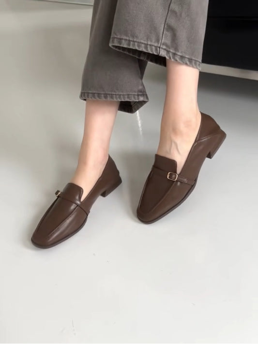 方頭金扣Loafer