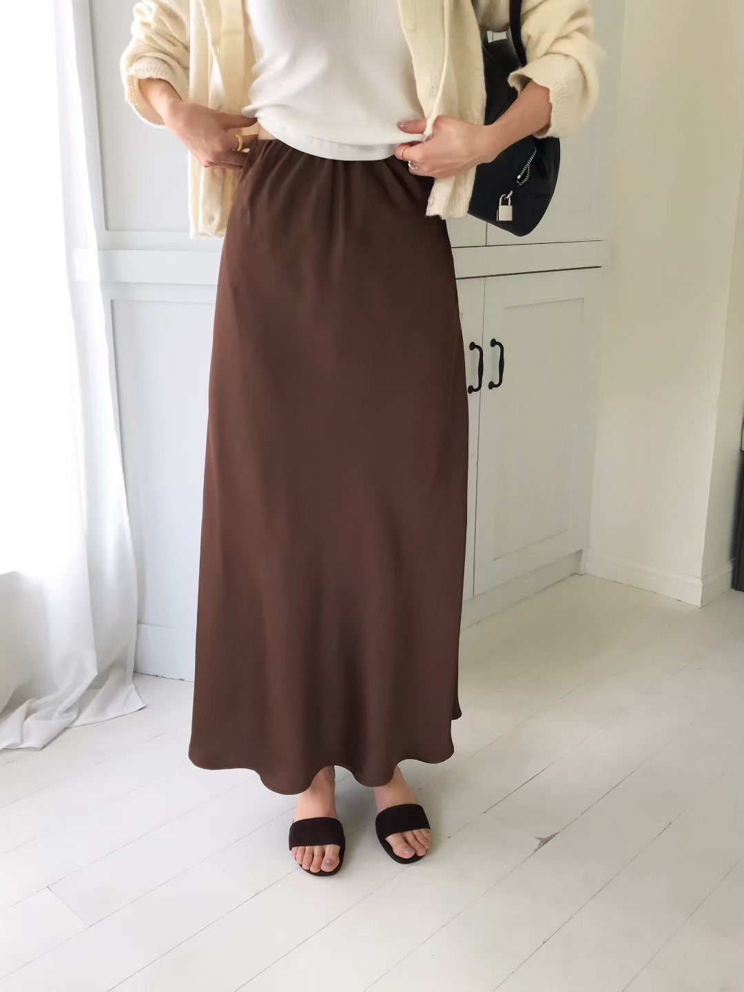 細節滿滿緞面裙