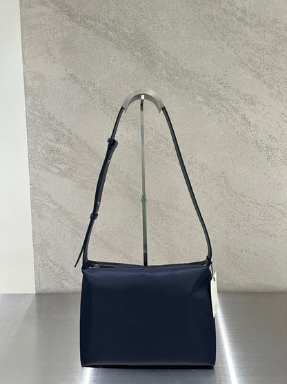 牛皮x尼龍黑洞袋