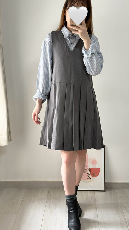 【只售現貨】V領百褶連身裙