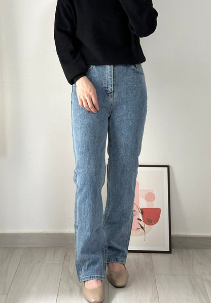 【只售現貨】高腰微喇叭牛仔褲