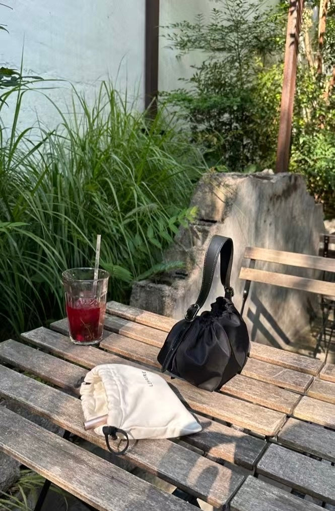 牛皮x尼龍雲朵包