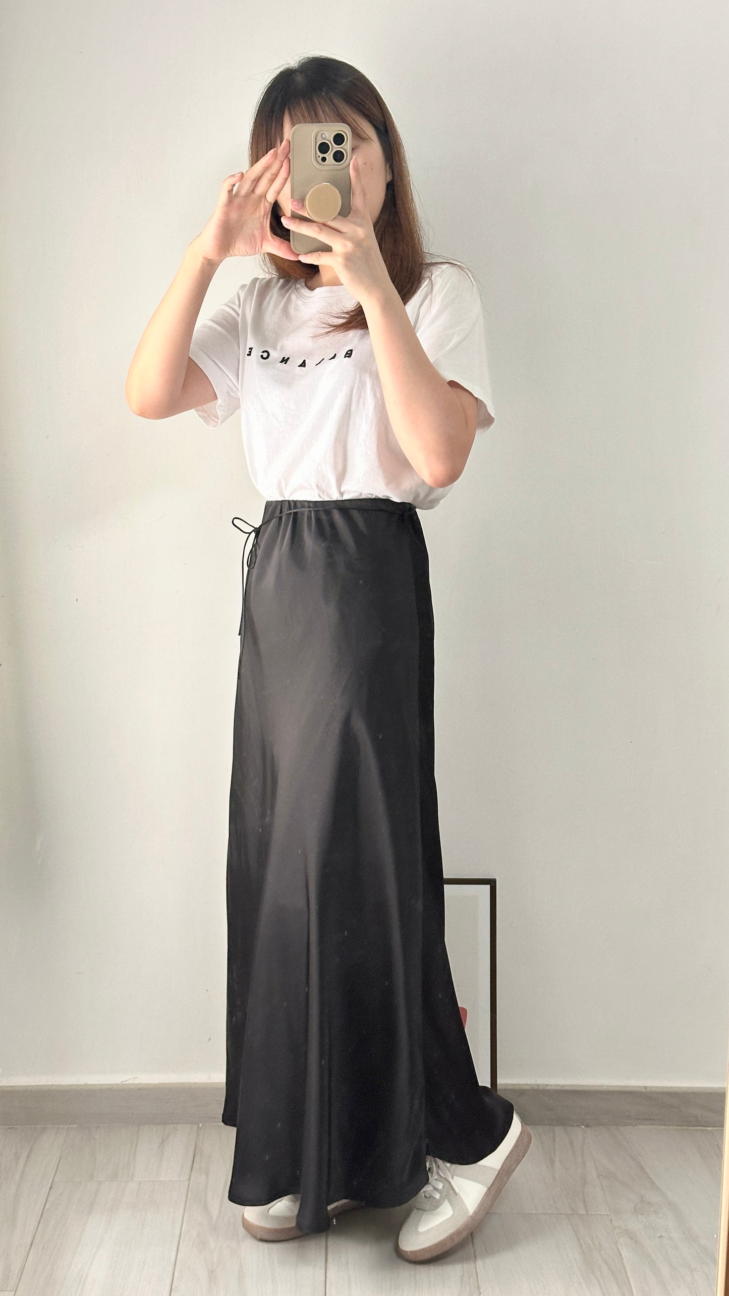 細節滿滿緞面裙