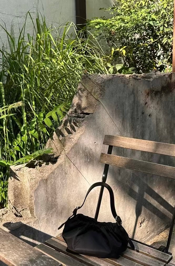 牛皮x尼龍雲朵包