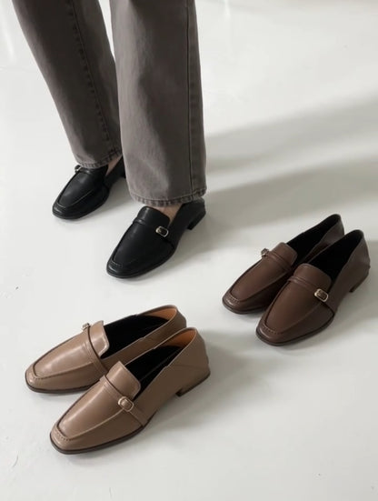 方頭金扣Loafer
