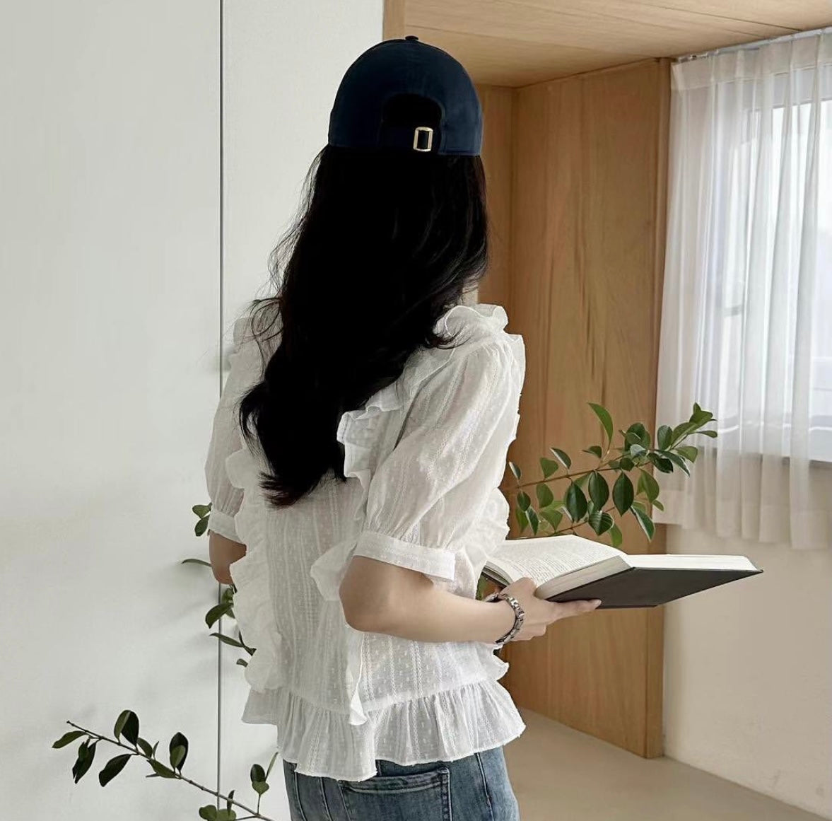 荷葉邊暗花Blouse