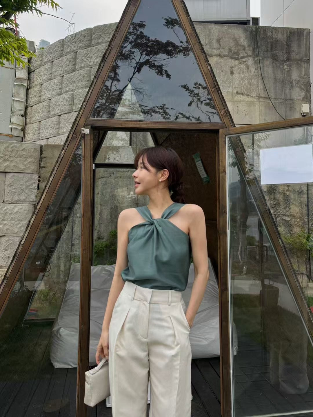 <高級感> 扭結光澤感上衣